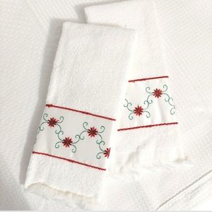 NOS Vintage Adoucha Fingertip Towels Satin Ribbon Embroidered Flowers Christmas